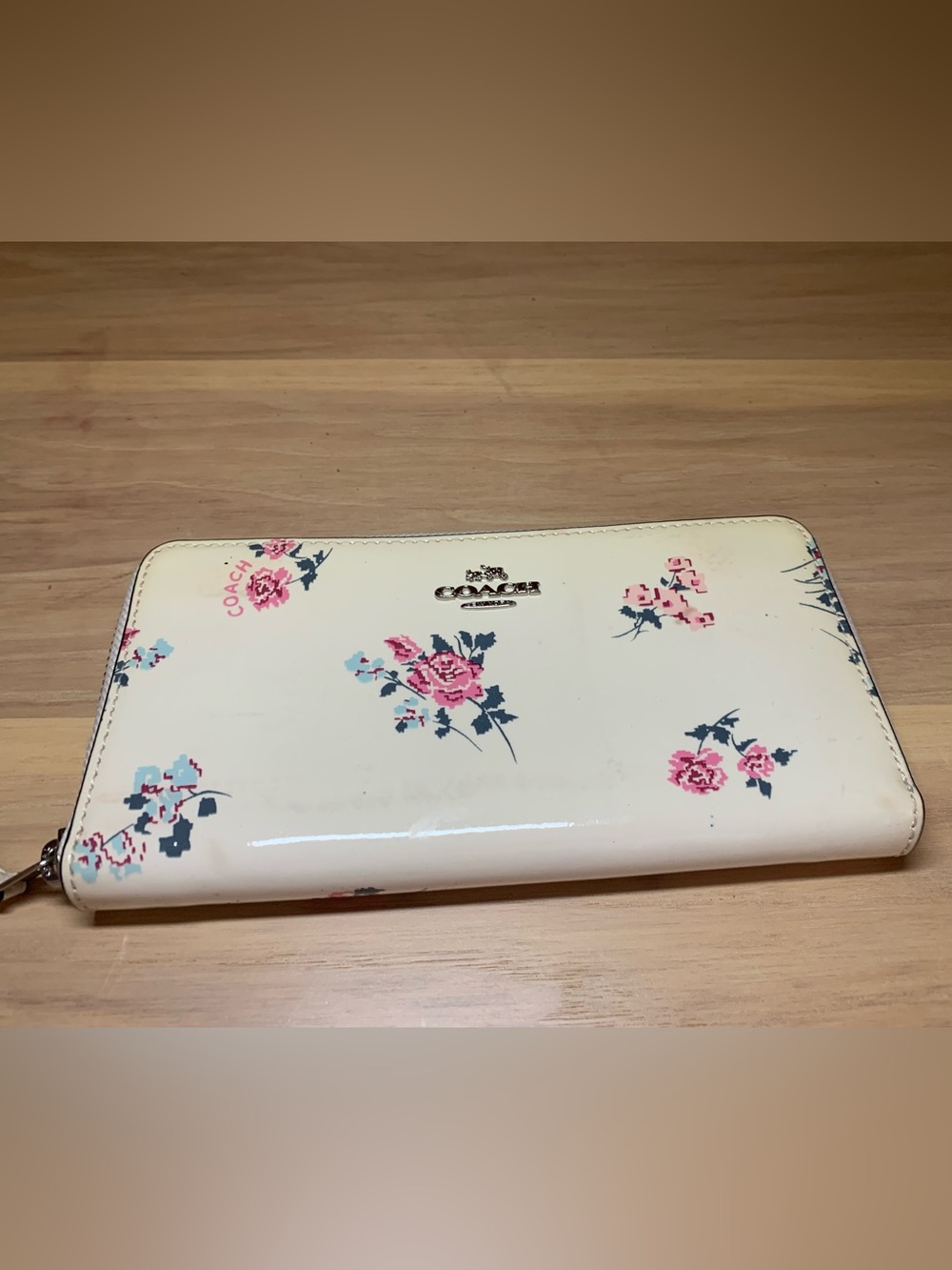 Coach Floral Accordion Zip Wallet Chalk Multi Cross Stitch Rose Wallet F26294